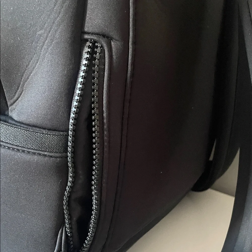 Good condition Dagne Dover Medium Dakota Neoprene Backpack for women
